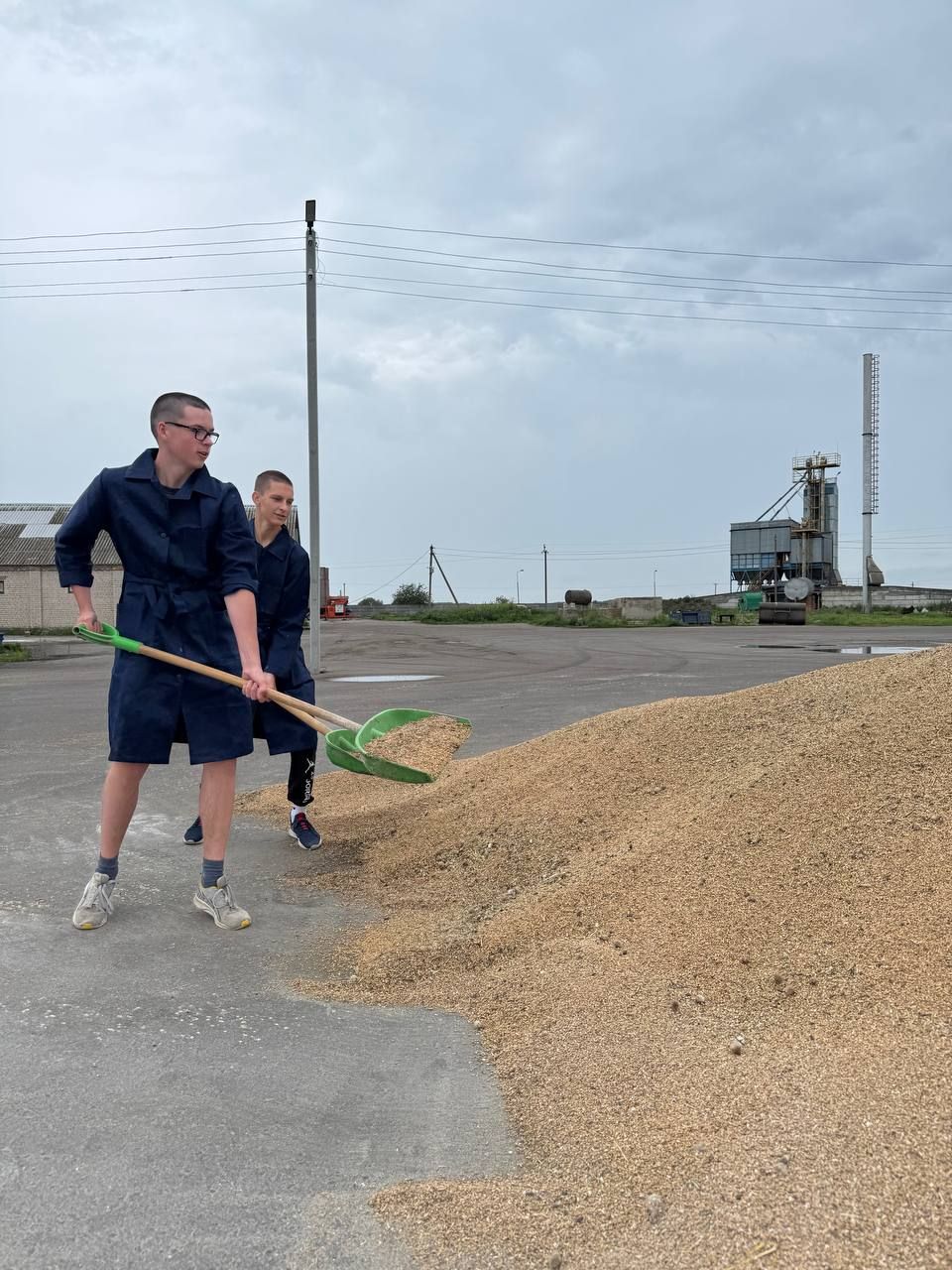 photo_5226786680688734789_y